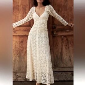 Chic Ivory Lace Maxi Dress